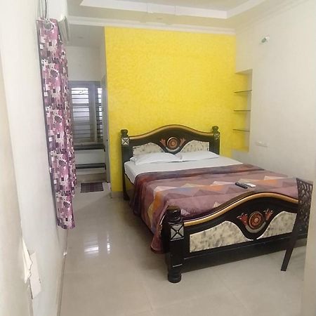 Kushi Homestay Guest House ヴィシャーカパトナム エクステリア 写真
